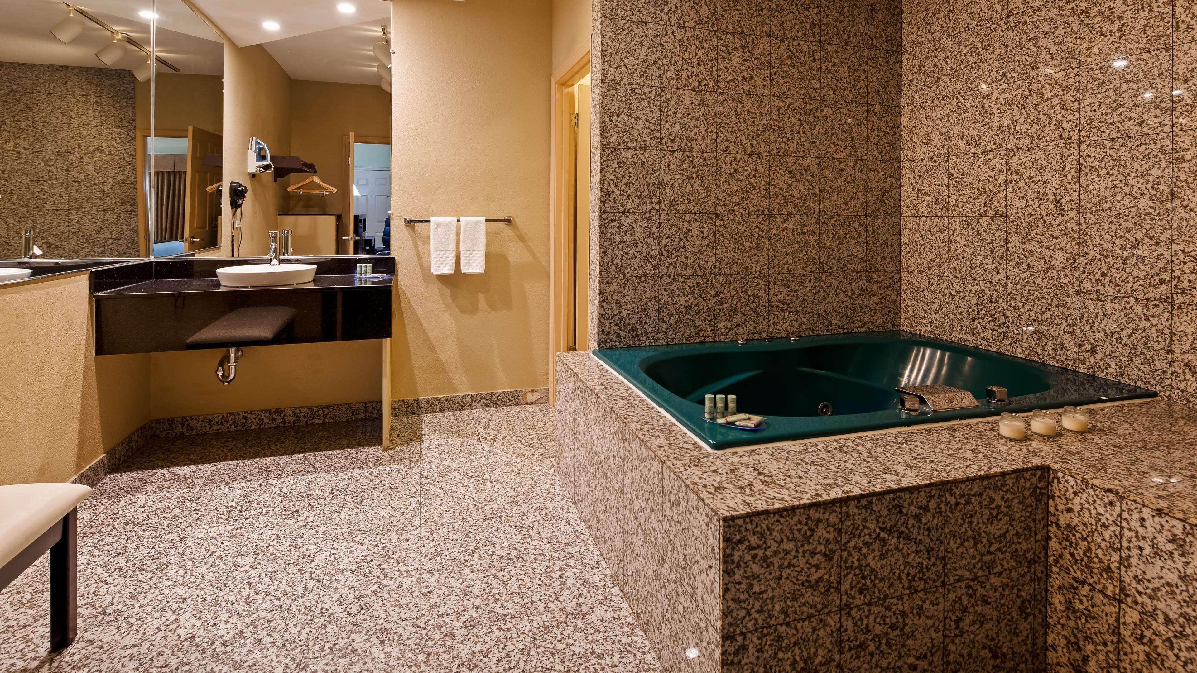 Best Western Airport Inn Monroe Exterior photo