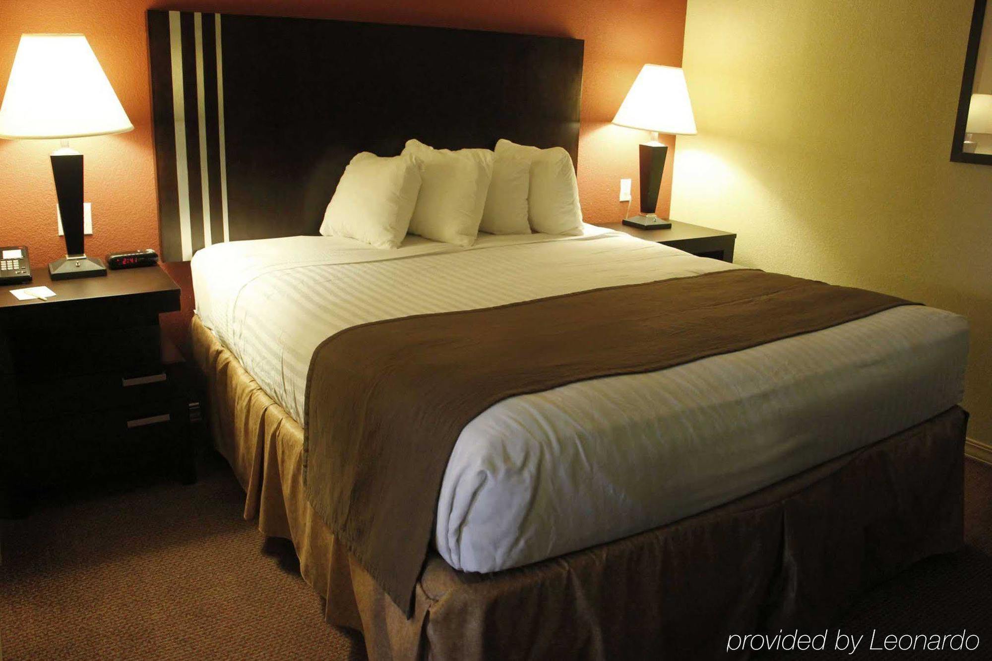Best Western Airport Inn Monroe Room photo